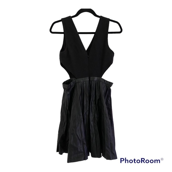 Topshop Black Vegan Faux Leather Cutout Pleated Mini Little Cocktail Dr… - Picture 9 of 10